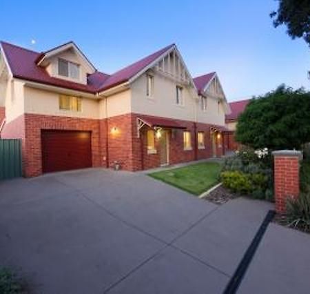 Albury Suites - Schubach Street Exterior photo