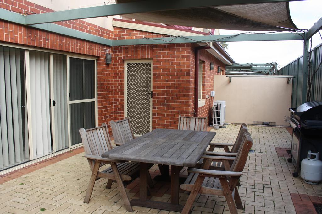 Albury Suites - Schubach Street Room photo