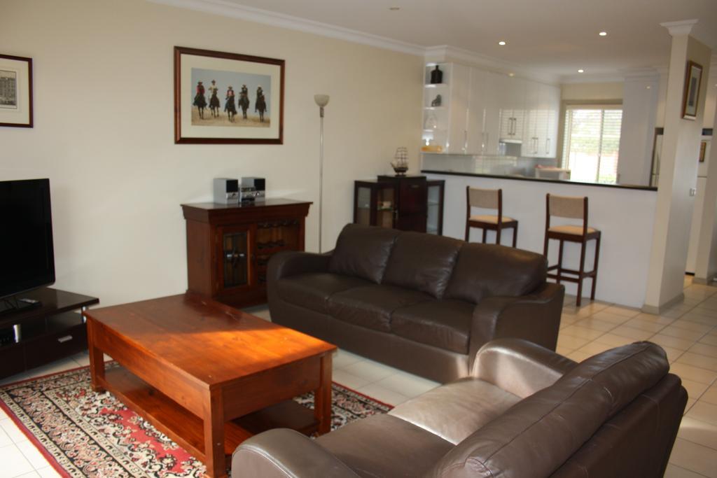 Albury Suites - Schubach Street Room photo